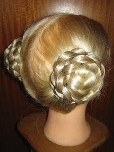 https://i.pinimg.com/236x/2e/f0/d3/2ef0d31c1e1c2b14126be59c5769a13c--braids.jpg